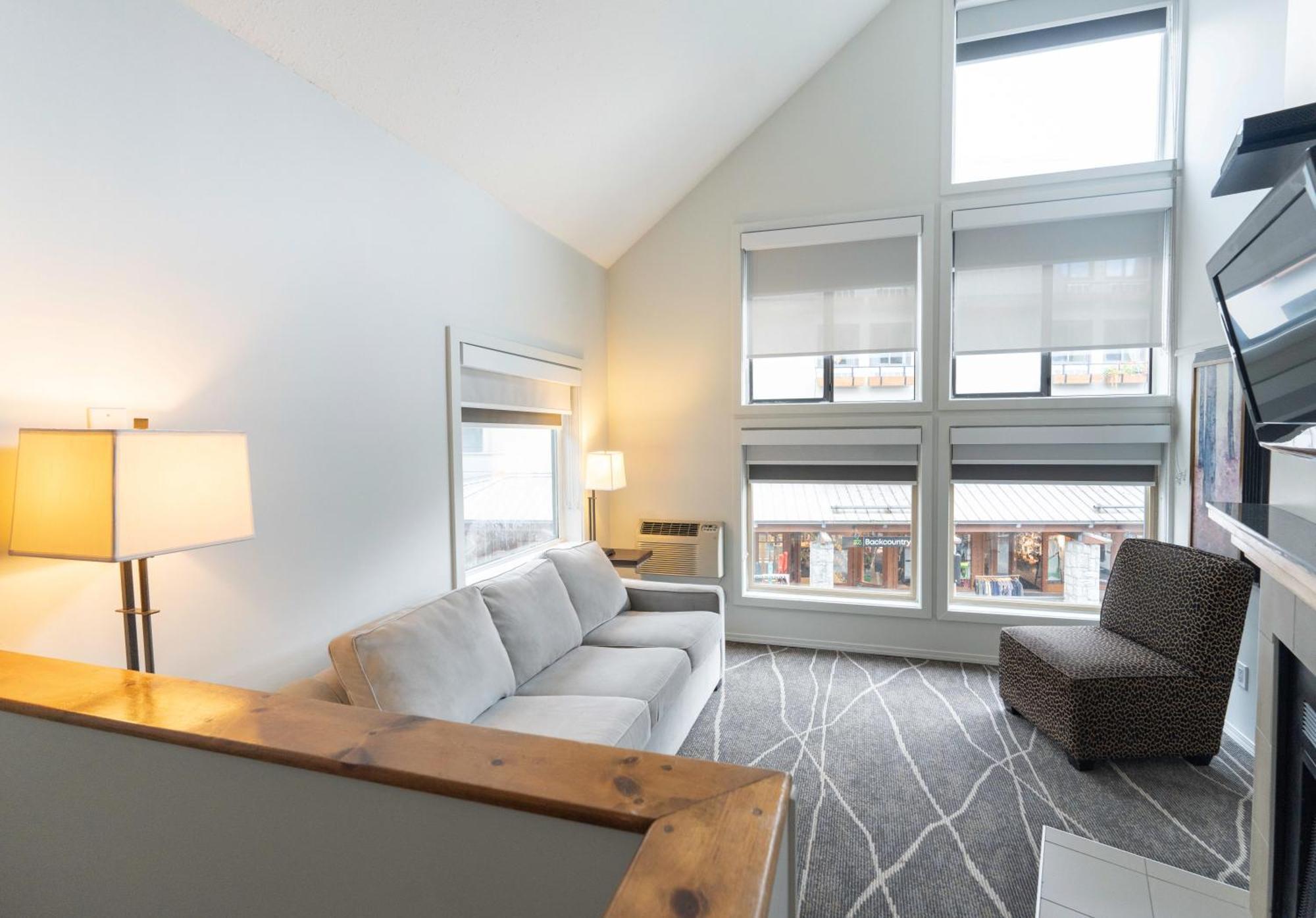 Executive Inn Whistler Exteriör bild