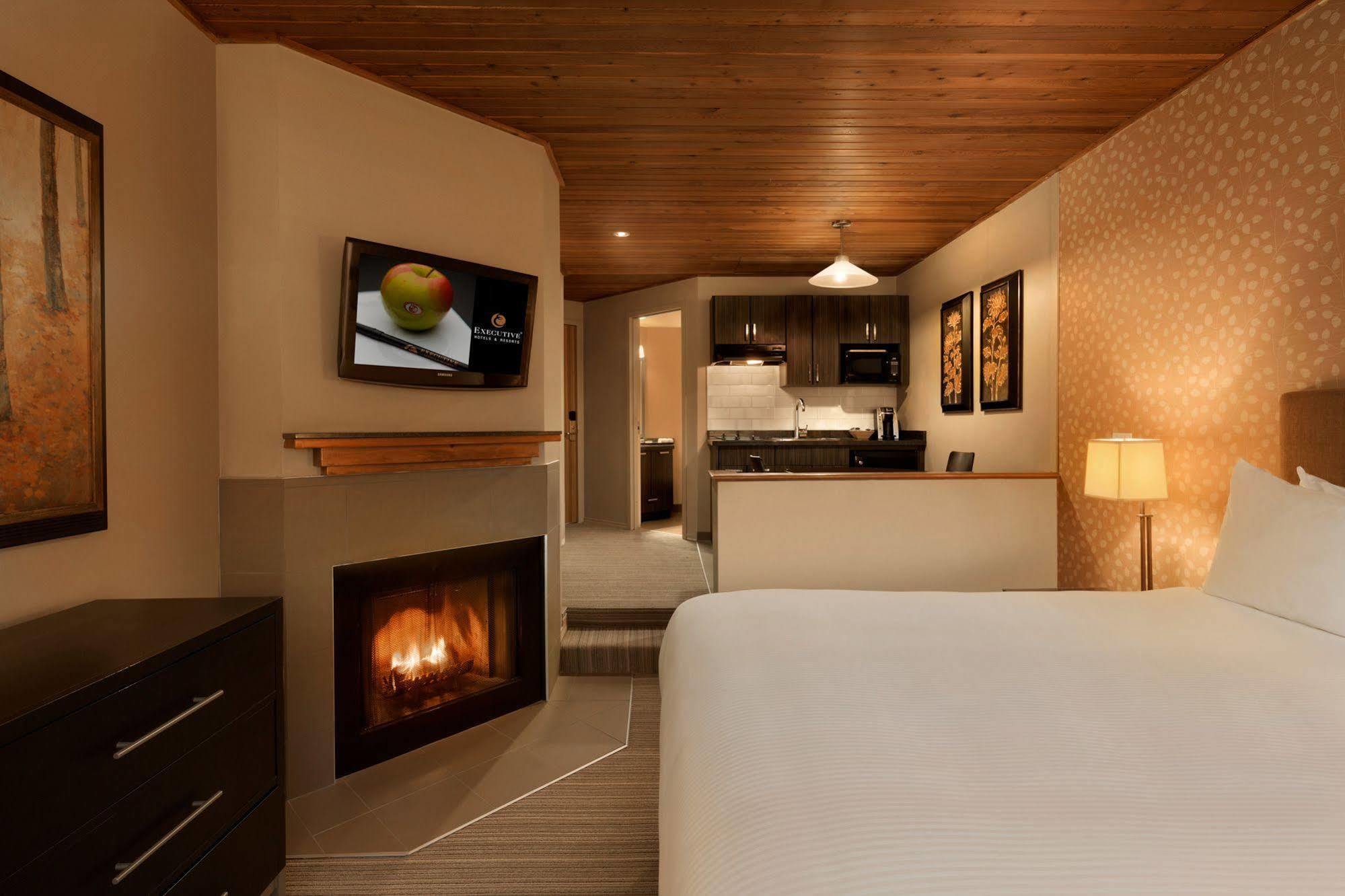 Executive Inn Whistler Exteriör bild
